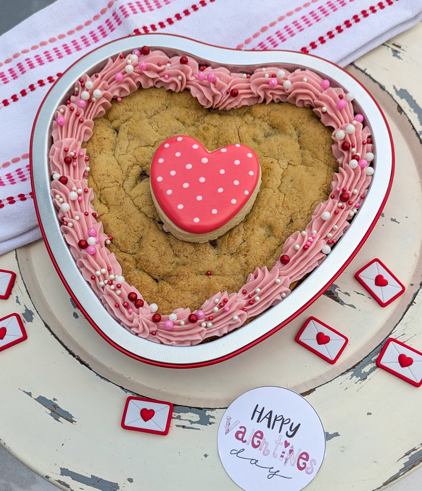 Mini Valentine cookie cake